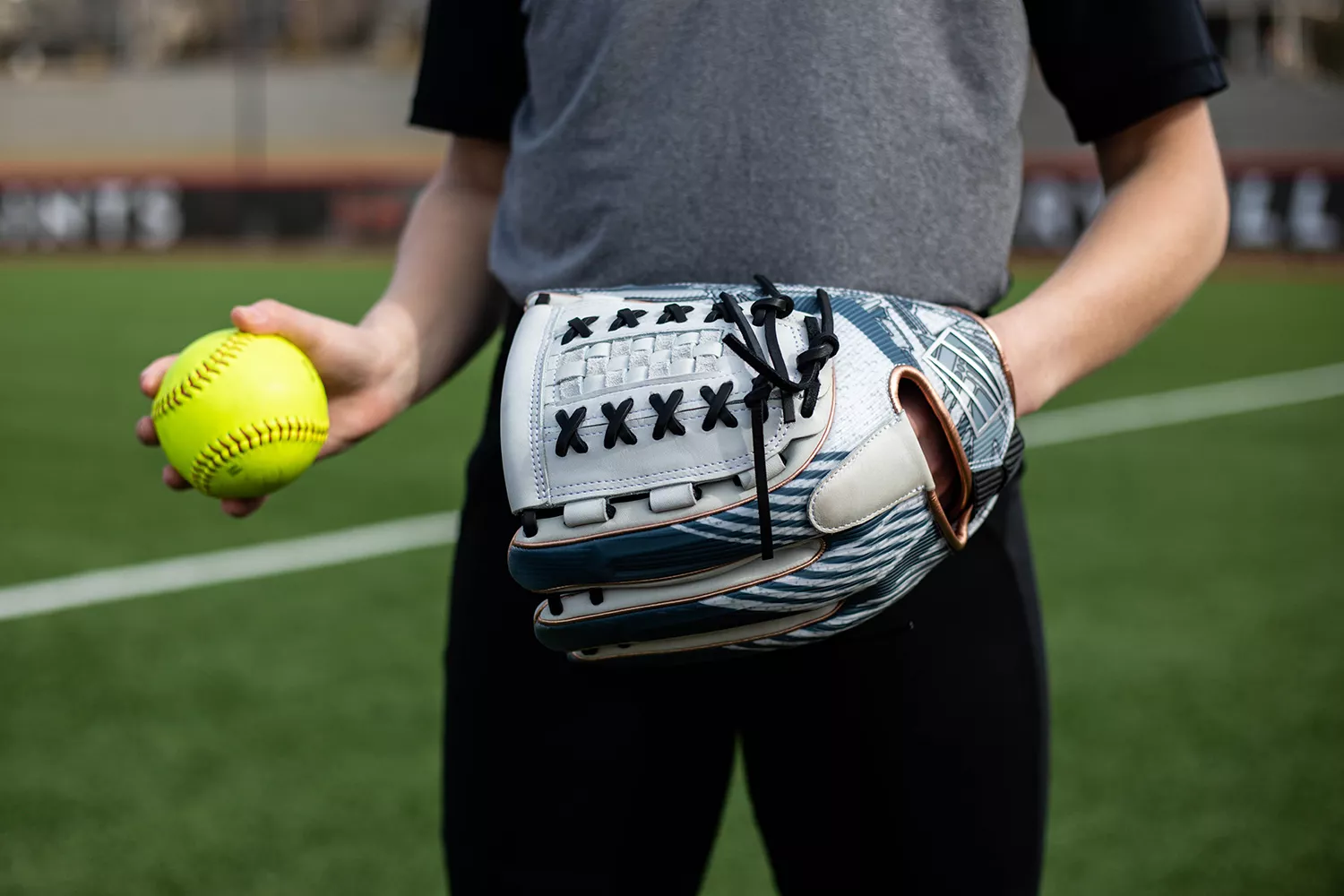 Rawlings 12.25" REV1X Series Fastpitch Glove 2023 4 Rawlings 12.25" REV1X Series Fastpitch Glove 2023 - Image 4