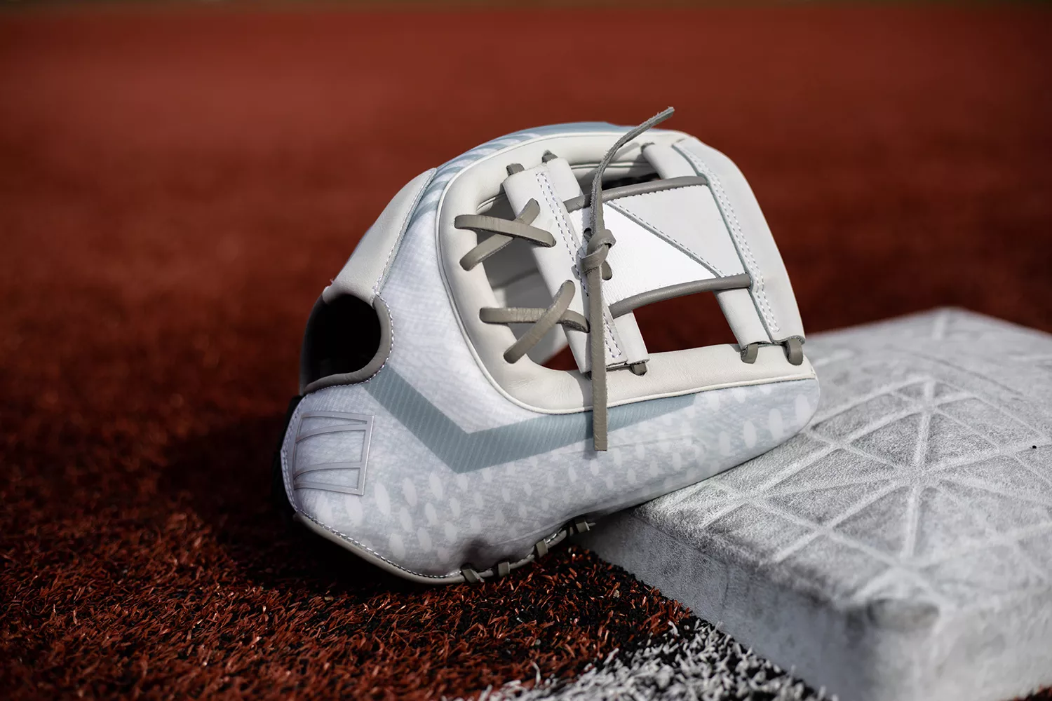 Rawlings 11.75" REV1X Series Fastpitch Glove 2023 2 Rawlings 11.75" REV1X Series Fastpitch Glove 2023 - Image 2